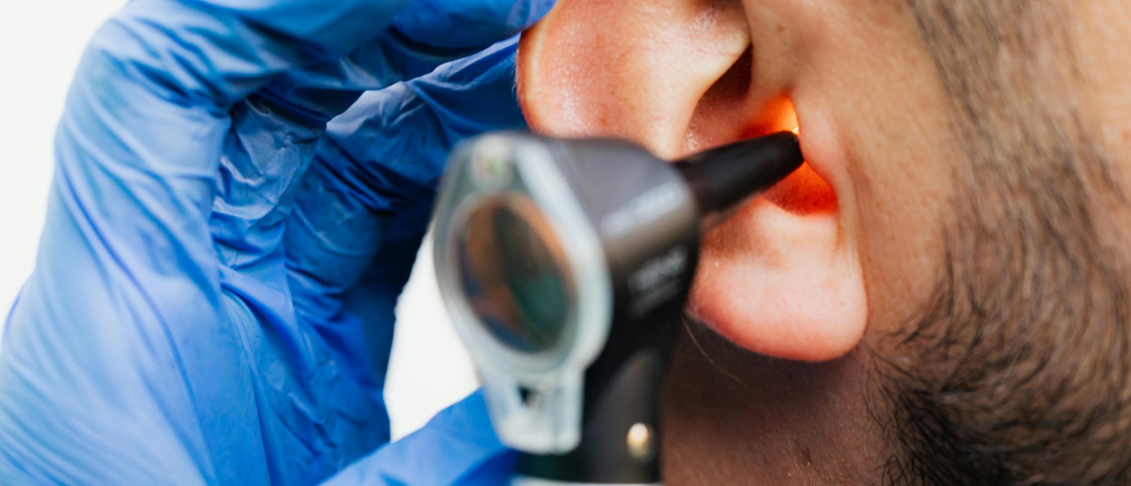 Get regular hearing check-ups for early detection of migraine-related hearing loss | Aanvii Hearing
